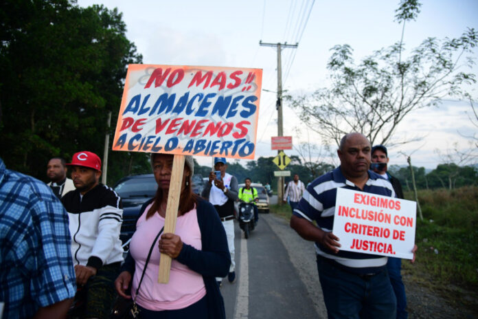 Campesinos protestan en Maimón y Cotuí contra presa de cola de Barrick Gold