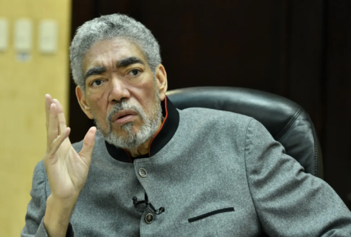 Abinader destituye a Miguel Mejía tras críticas a su gobierno