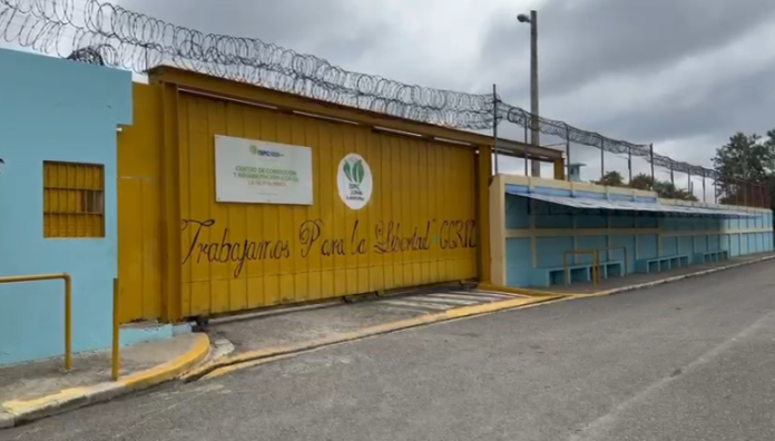 Denuncian competencia de consumo de drogas en Cárcel de Moca deja reclusos en cuidados intensivos