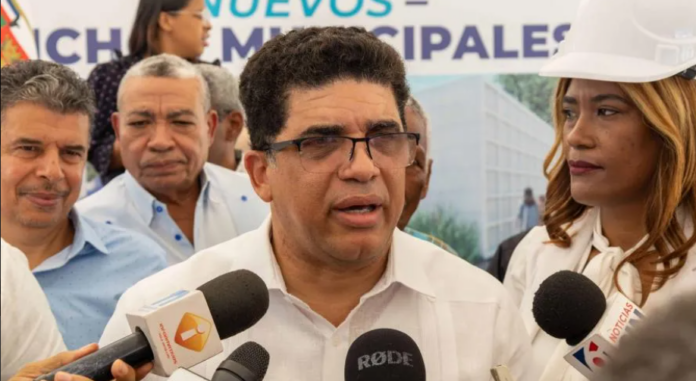 Motoristas de Santo Domingo Este Deberán Pagar Mil Pesos por Circulación, Anuncia Astacio