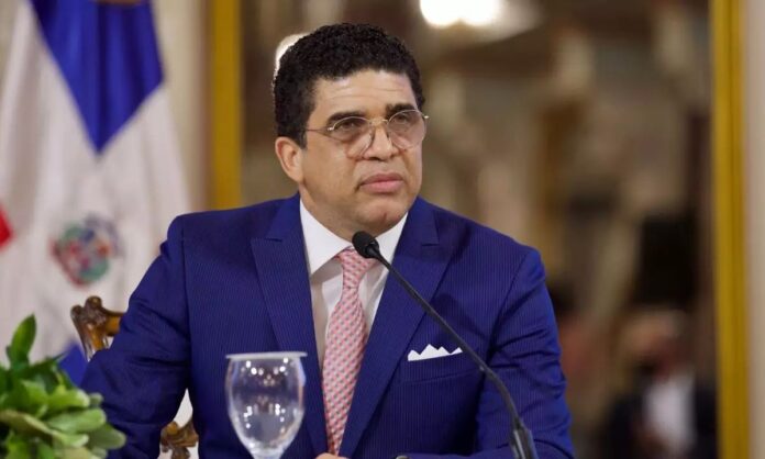 Presentan amparo contra Dio Astacio por supuesta violación al acceso a información pública