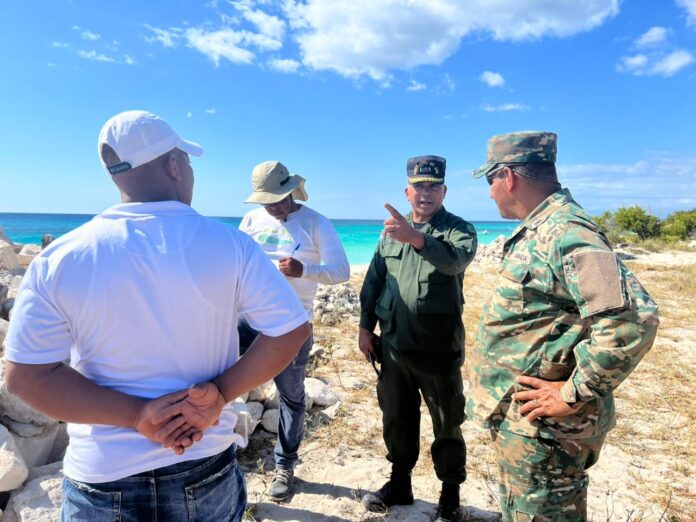 Operativo ambiental en Bahía de las Águilas paraliza actividades irregulares en restaurante