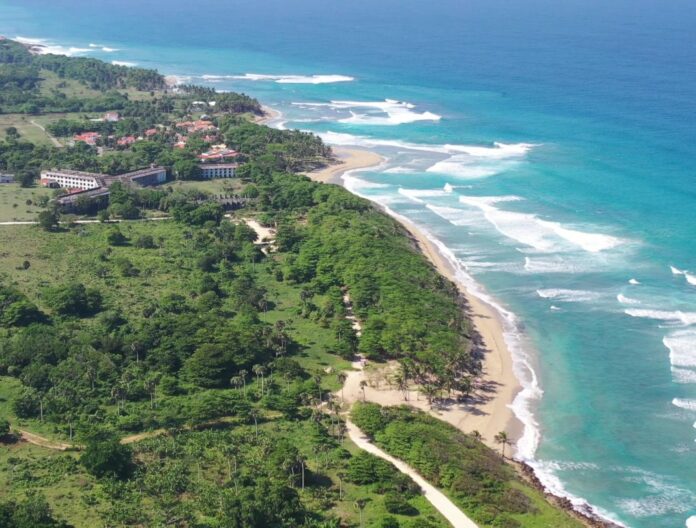 El Tribunal Constitucional confirma decisión que garantiza el acceso público a Playa Encuentro