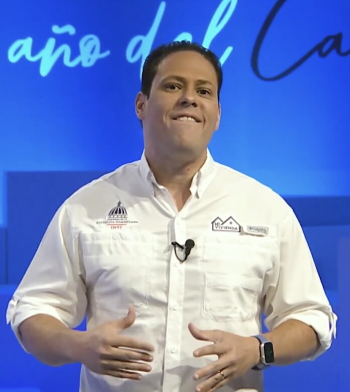 Depositan querella penal contra ministro Carlos Bonilla y director del IAD; los acusan de construir 43 edificios en propiedad privada sin pagar valor del mercado