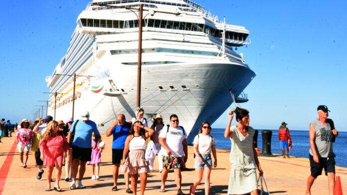 Puerto de Cabo Rojo Recibe el Crucero Costa Fascinosa, Impulsando el Turismo en Pedernales