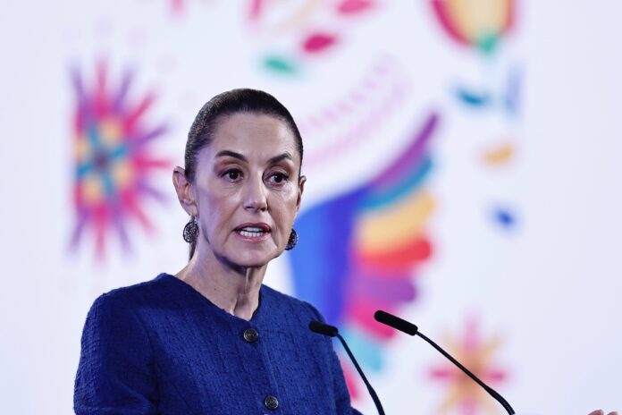 Claudia Sheinbaum afirma que Estados Unidos depende del trabajo de los migrantes mexicanos