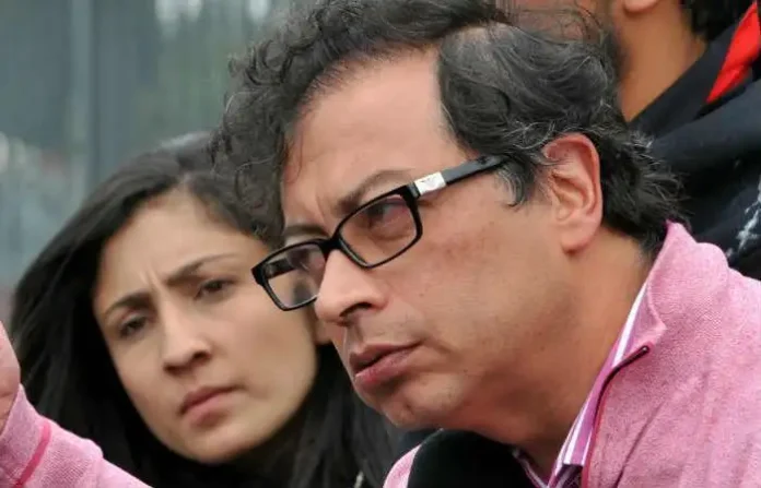 Petro llama a migrantes colombianos en EE.UU. a regresar. Les promete ayudas financieras