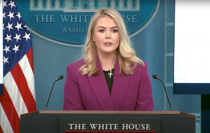 ¡BOOM! La Casa Blanca da la espalda a los medios tradicionales y abre sus puertas a YouTubers, podcasters e independientes