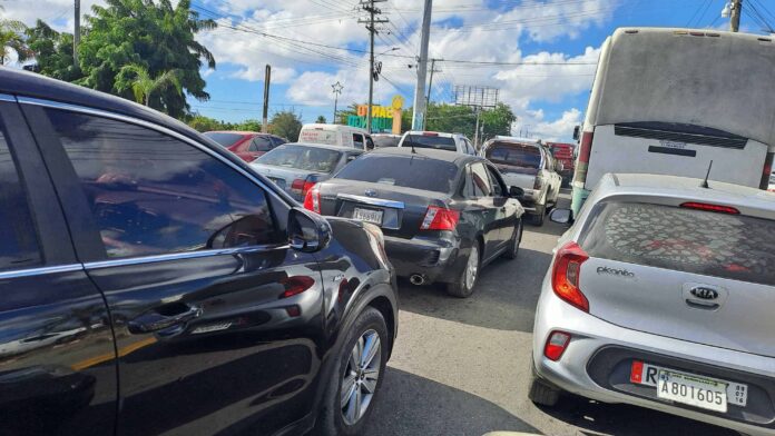 Caos vehicular en Santo Domingo por trabajos en el puente de la 17, Francisco del Rosario Sánchez
