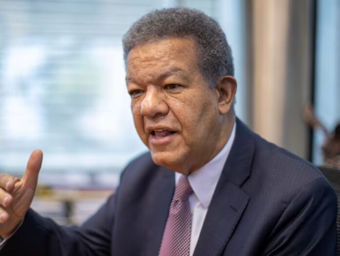 Leonel Fernández exige transparencia en la gestión de tierras raras tras revelación de reservas en el país