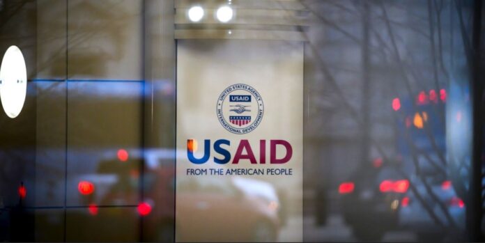 Juez federal frena temporalmente plan de Trump para desvincular empleados de USAID