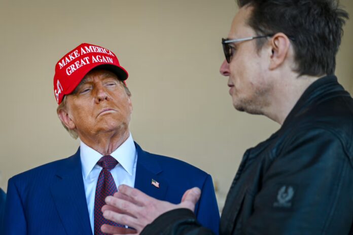 Trump abre su primera reunión de gabinete con Elon Musk y advierte sobre recortes y supervisión