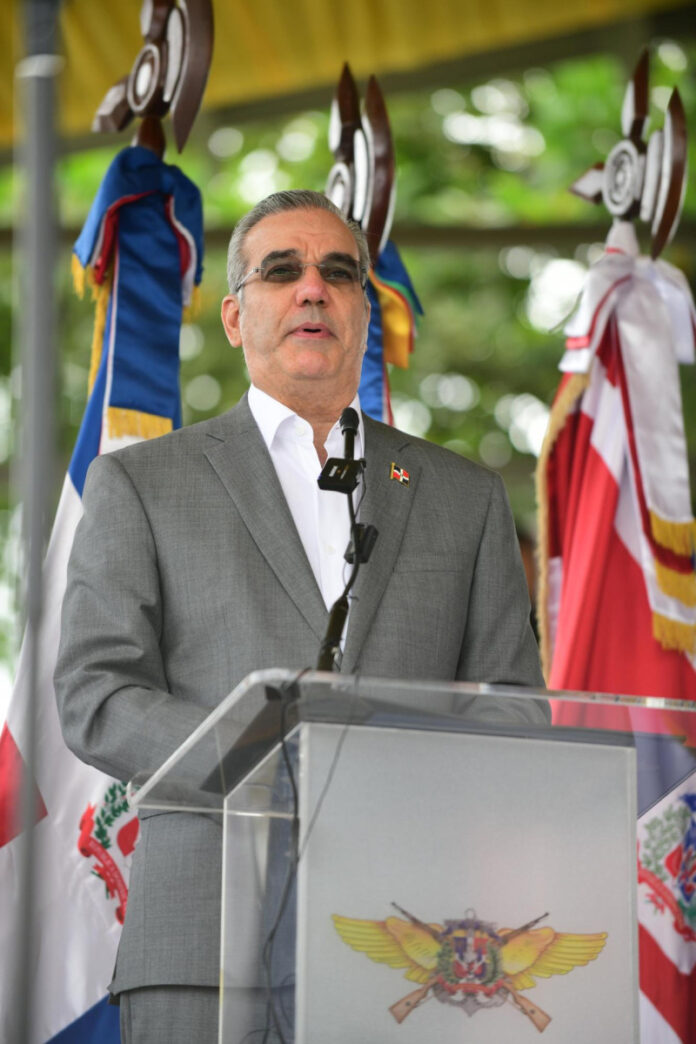 Presidente Abinader: «Respetamos las decisiones migratorias de EE. UU. sobre indocumentados haitianos»