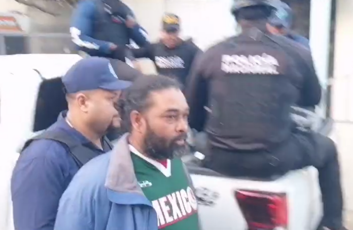 Dirigente del Frente de Lucha Unidad y Progreso detenido en allanamiento policial en Santiago