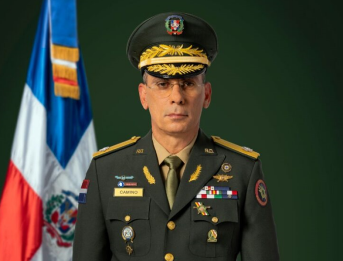 Jefe del Ejército, mayor general Jorge Iván Camino Pérez, revela que hay civiles y militares en el tráfico de haitianos indocumentados
