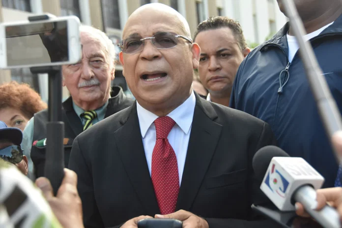 Marino Zapete ofrece un millón de pesos por cada centavo que prueben recibió de la USAID