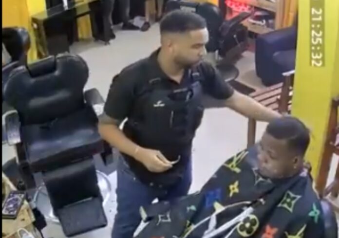 Dueño de barbería en San Cristóbal organiza falso asalto para ganar vistas en redes sociales
