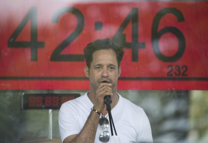 Carlos Silver busca romper récord Guinness en Madrid y solicita apoyo del Estado