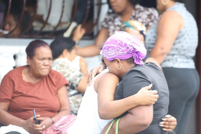 Hombre asesina a su pareja, su hijo y su nuera antes de suicidarse en Santo Domingo Este