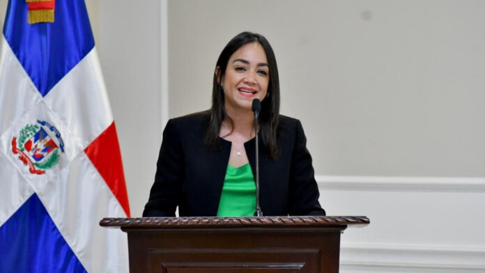 Faride Raful se reúne con juntas de vecinos y promete fortalecer seguridad ciudadana y mejorar el tránsito en SD