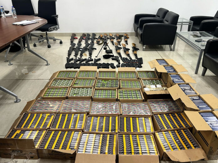 Aduanas impide envío de armas de contrabando desde EE.UU. a Haití