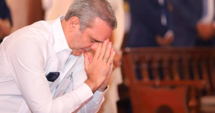 Abinader recula: decreto fugaz, el Gobierno da marcha atrás con impuesto a servicios digitales