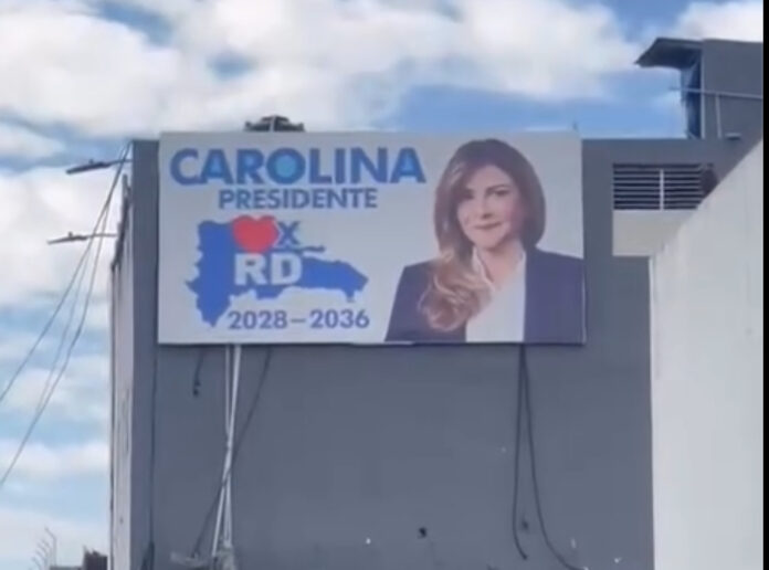 Letrero promoviendo a Carolina Mejía como presidenta 2028-2036 genera revuelo en redes sociales