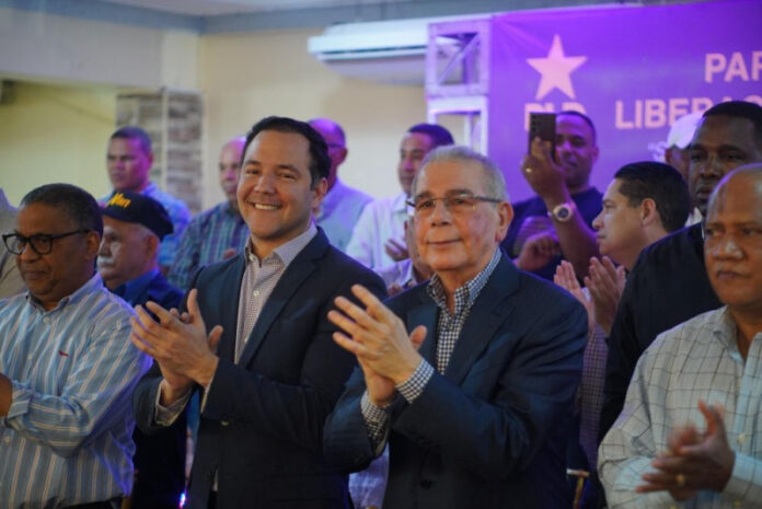 Danilo Medina cuestiona el discurso de Abinader: “Si la gente no puede comprar lo que necesita, ¿se vive mejor?”