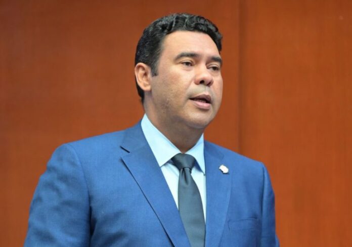 Senador Rafael Barón Duluc advierte sobre impacto de protestas contra indocumentados en zonas turísticas