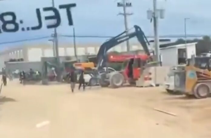 Violento disturbio en Uvero Alto deja al menos un muerto y vehículos incendiados