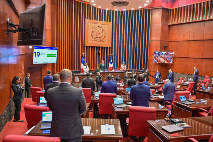 Senado queda con solo dos bloques partidarios, PRM y FP, tras salida de Antonio Marte del PRSC-PPG.