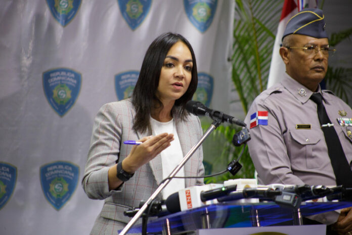 Faride Raful anuncia medidas más severas contra motoristas sin casco y validación de tecnología para fiscalización vial