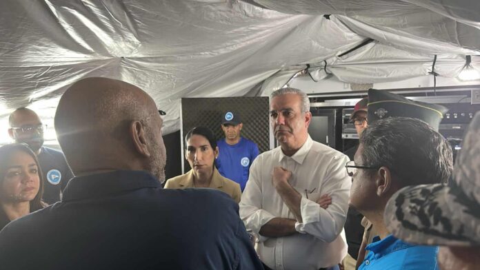 Presidente Abinader acude a Jet Set: “Seguimos minuto a minuto esta tragedia, confiamos en Dios por más sobrevivientes”