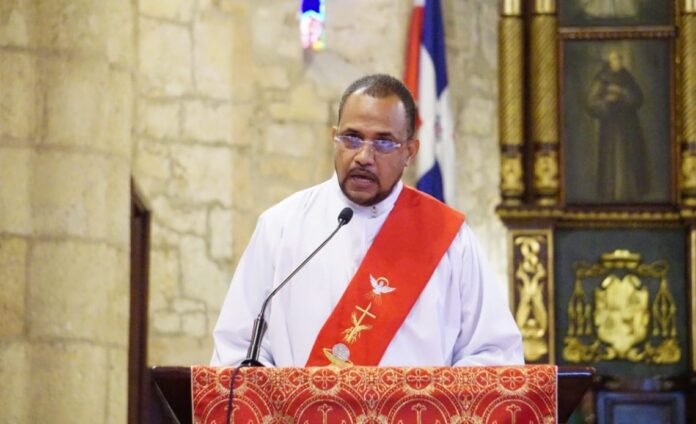 Diácono denuncia inseguridad y deterioro social durante el Sermón de las Siete Palabras