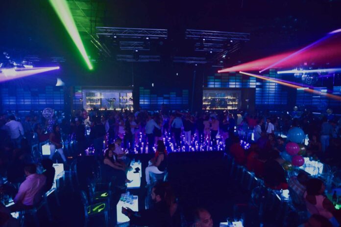 Especialistas plantean posibles causas del derrumbe en Jet Set