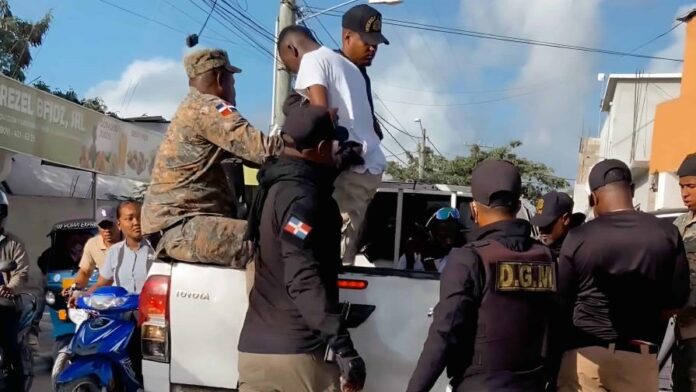 Migración detiene a 125 haitianos en operativos realizados en Mata Mosquitos, Friusa