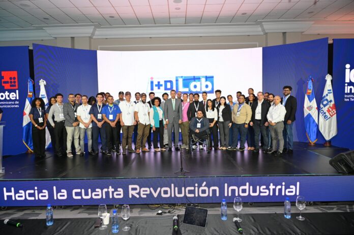 INDOTEL reúne a más de 1,700 jóvenes en congreso sobre innovación tecnológica y cierra con competencia de alto nivel