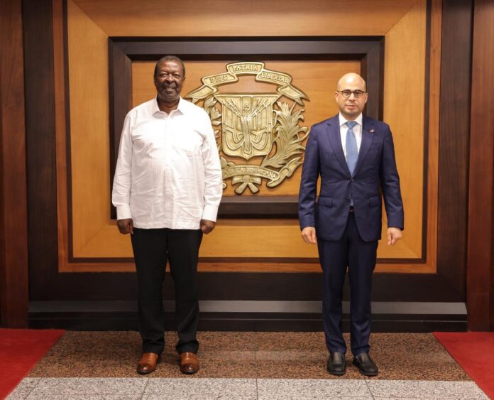 Canciller de Kenia llega a RD para fortalecer cooperación regional y apoyo en Haití