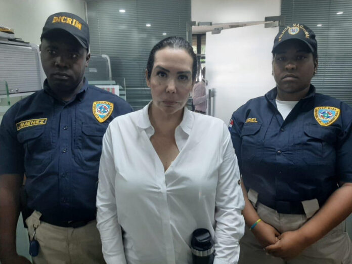 Tribunal absuelve de forma definitiva a Karla Moya Boada por acusación de ejercer medicina sin autorización