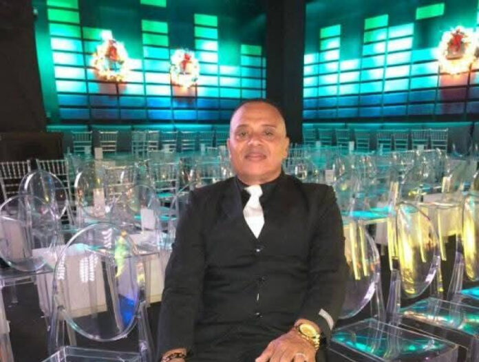 Familia de camarero fallecido en Jet Set demanda al Estado y a los dueños; afirman trabajó 33 años sin recibir prestaciones laborales