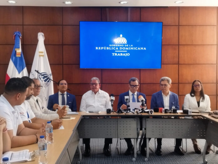 Ministerio de Trabajo: empresas no cumplen 80/20 por contratar haitianos y chinos