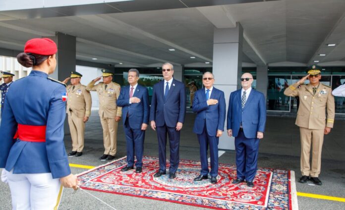 Gobierno y expresidentes pactan cuatro medidas clave ante crisis haitiana