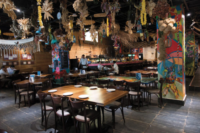 «Hoy no se fía, mañana sí»: Jalao reabre con humor tras tragedia del Jet Set