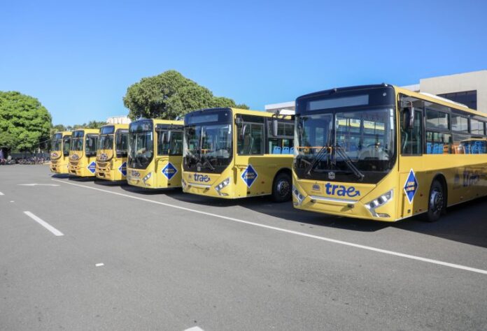 Empresas prohíben carga de autobuses eléctricos del MINERD en Santiago por problemas de espacio