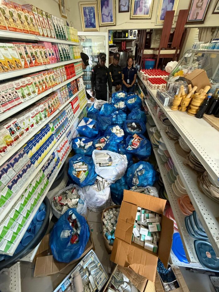 Desmantelan farmacia ilegal con más de 10 millones de medicamentos falsificados en Salcedo