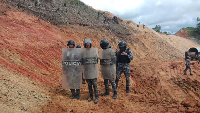 Protesta por defensa delrío El Naranjo termina en enfrentamiento; comunidad responsabiliza a Barrick Gold