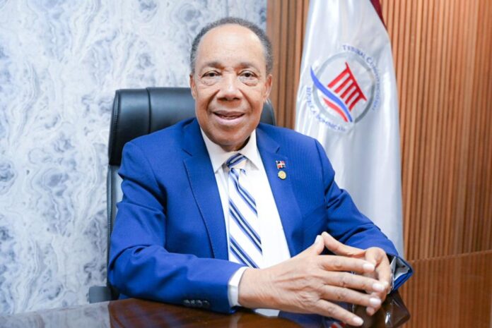 Libertad de expresión en riesgo con nuevo proyecto de ley, según Exjuez del Tribunal Constitucional, Rafael Díaz Filpo