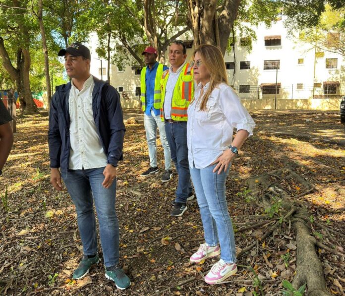 Carolina Mejía supervisa trabajos preventivos después de las lluvias que causaron inundaciones en el Gran Santo Domingo