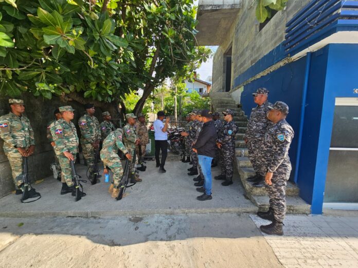 Refuerzan seguridad en Las Terrenas tras protestas por desalojo en playa Las Ballenas