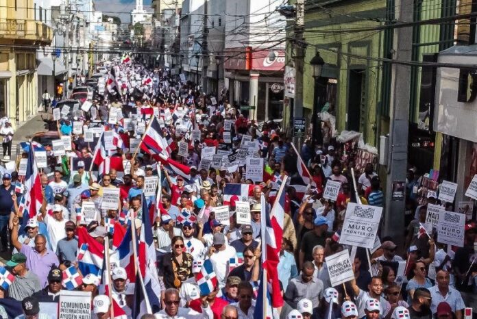 Periodistas marcharán al Palacio Nacional este martes en rechazo al maltrato de agentes oficiales